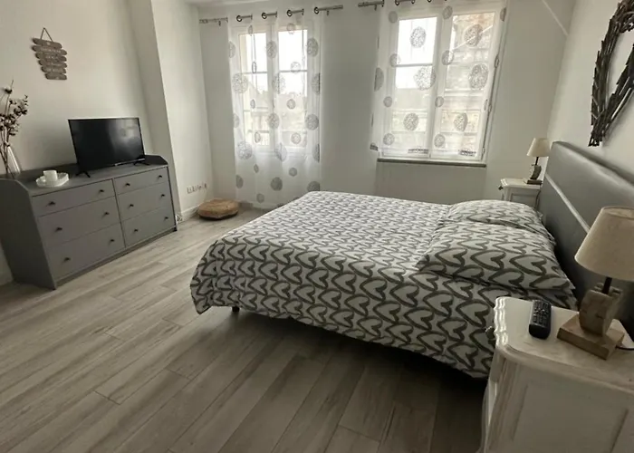 Holiday home Maison Centre Cathedrale *